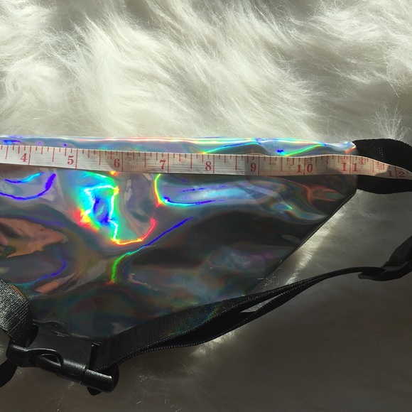 Silver Holographic Fanny Pack - Picture 4 of 5